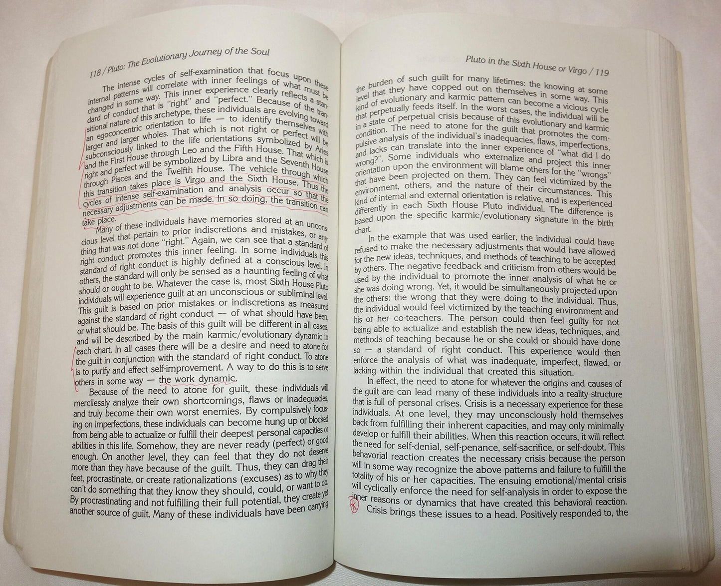 Pluto: The Evolutionary Journey of the Soul, Volume 1 (Llewellyn Modern Astrology Library)