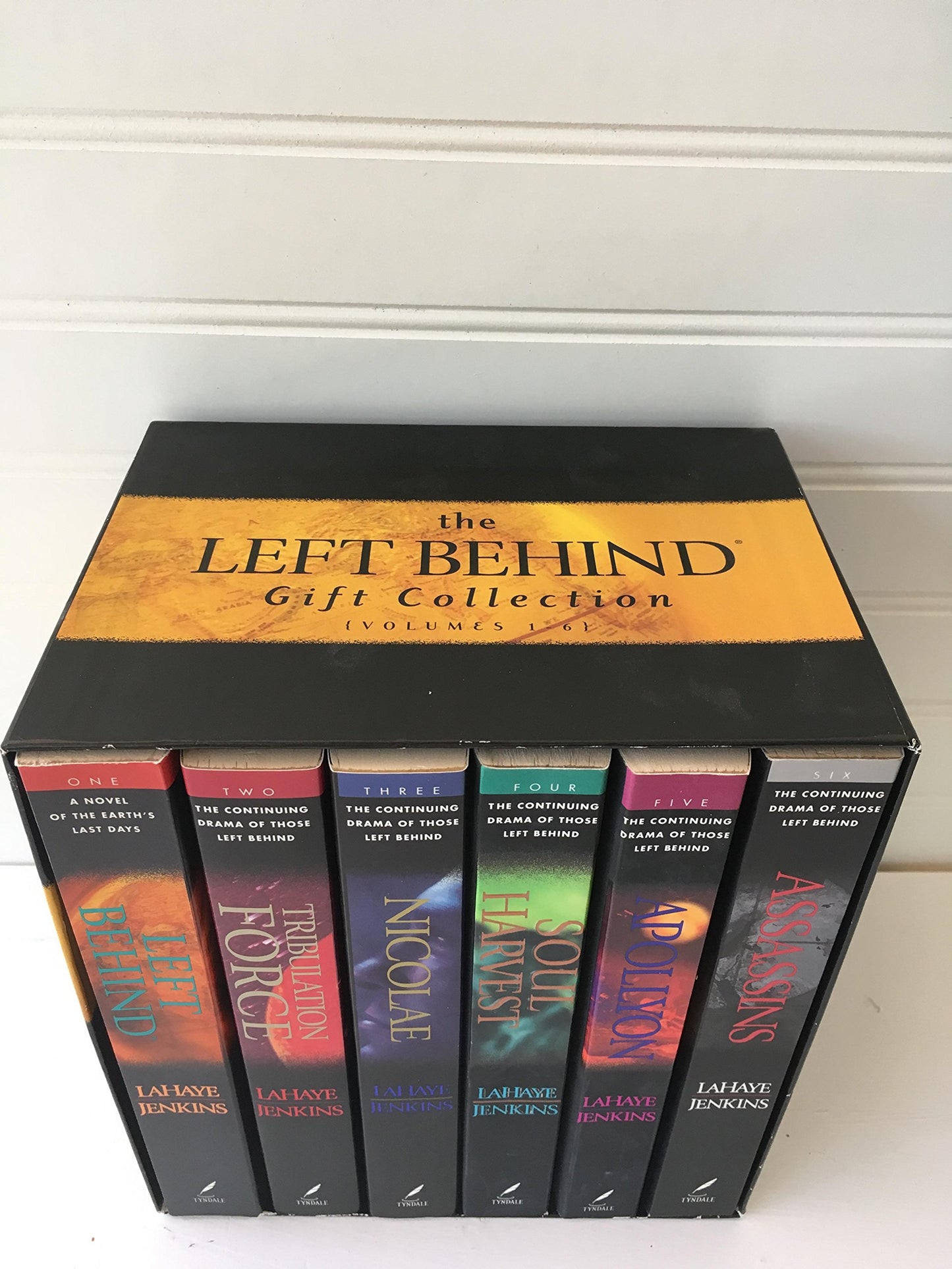 Left Behind softcover books 1-6 boxed set (Left Behind) Jenkins, Jerry B.; LaHaye, Tim and Jenkins, Jerry