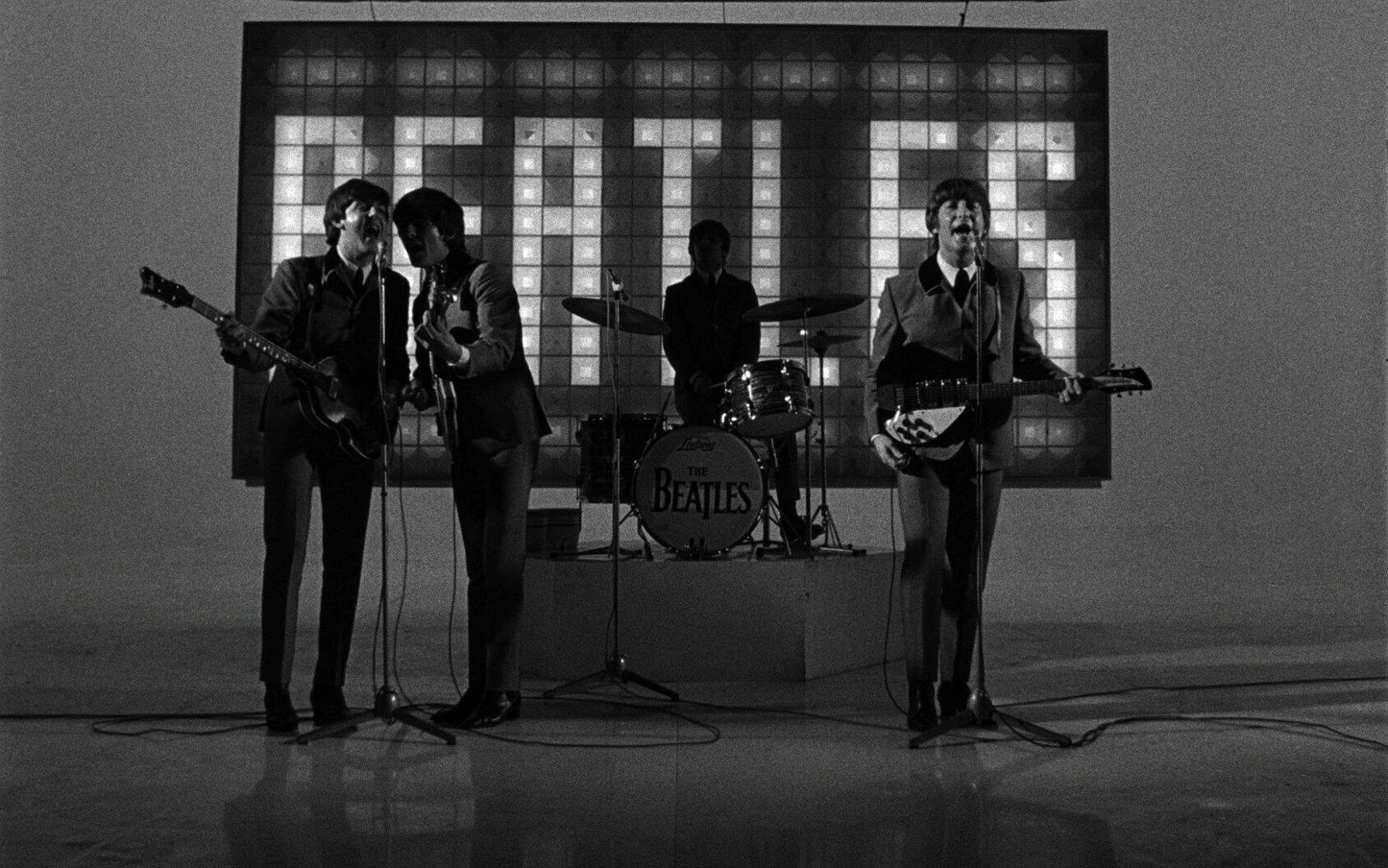 A Hard Day's Night (The Criterion Collection) [Blu-ray + DVD] [Blu-ray]